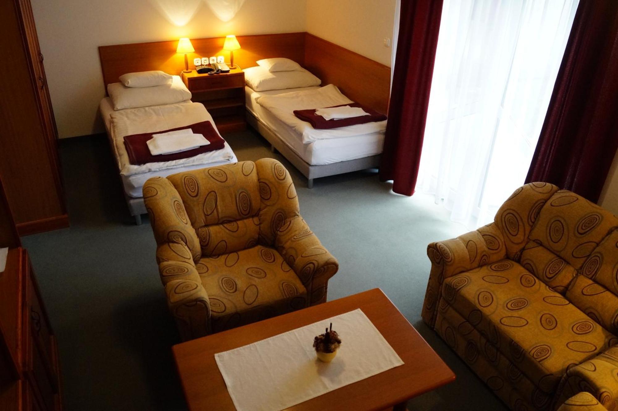 Hotel Ovit Keszthely Extérieur photo