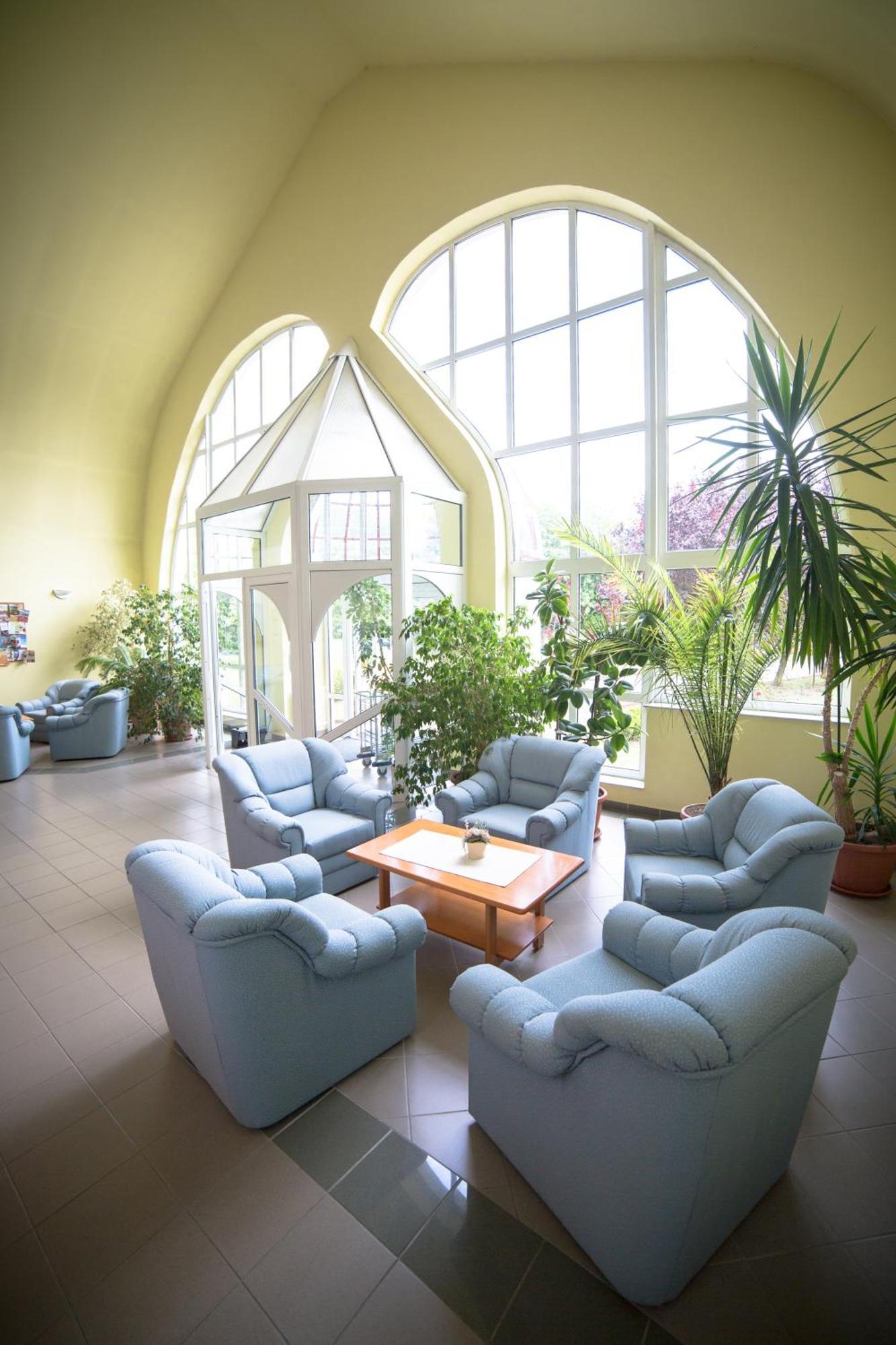 Hotel Ovit Keszthely Extérieur photo