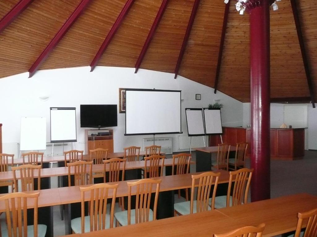Hotel Ovit Keszthely Extérieur photo